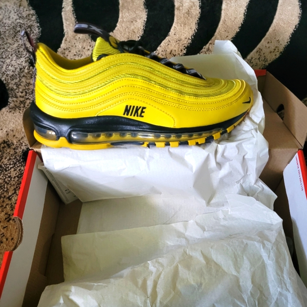 Mens Nike Air Max 97. Yellow and black, brand new. Size 8